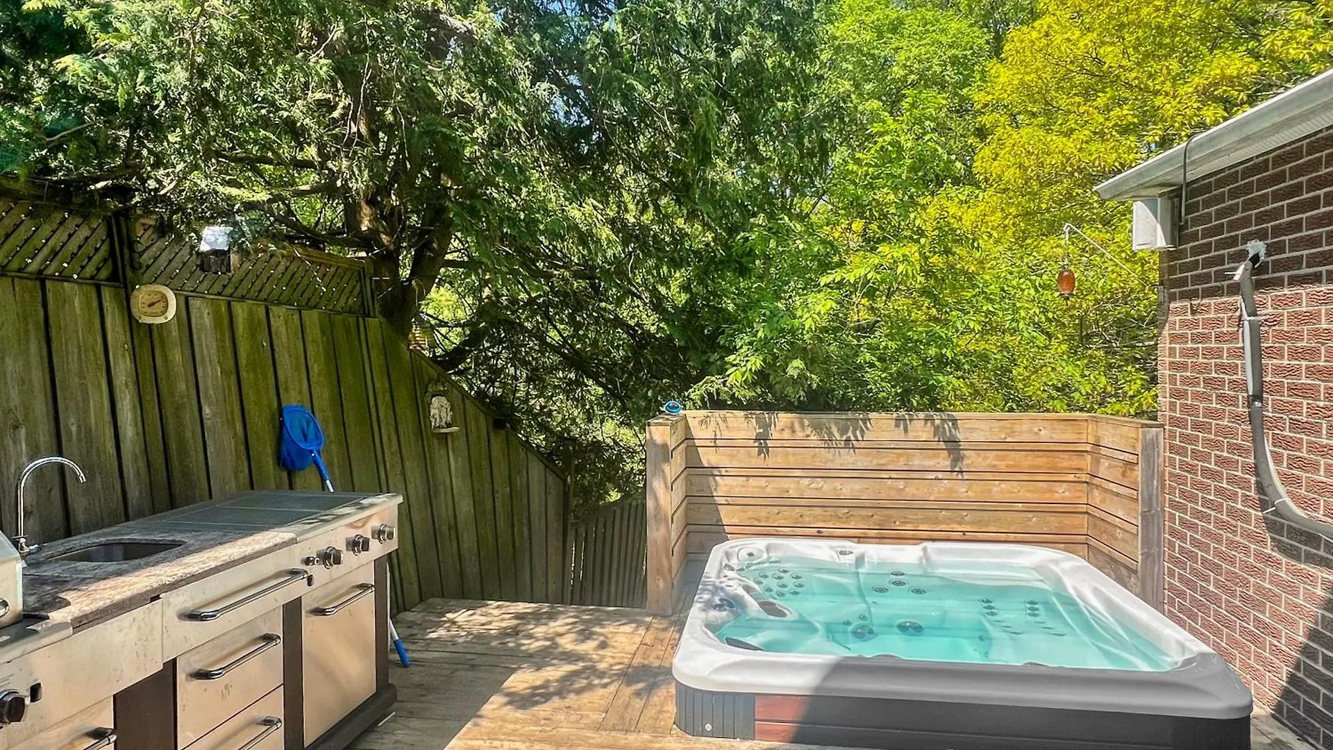 Vila Hot Tub Haven Toronto